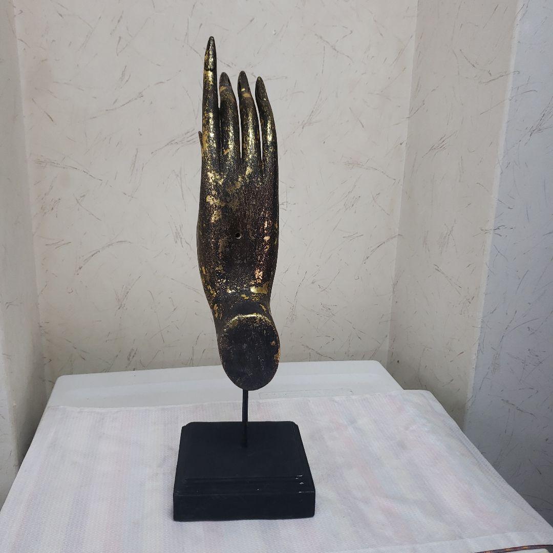 蔵出し特価　木製仏陀の黒と金の右手の形状の置物43×13×13水平置可　670g