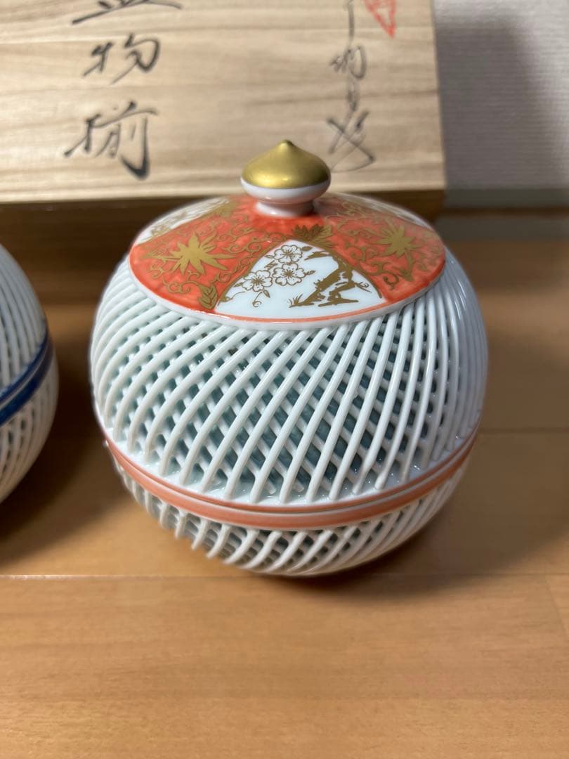 616 有田焼　西浦琴峰作　白磁網目焼　蓋物　2客　未使用