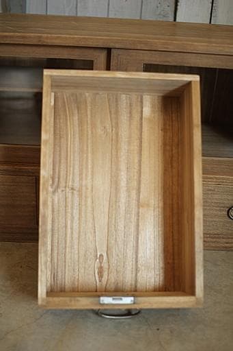 古いガラス戸棚×木製小引き出し3杯