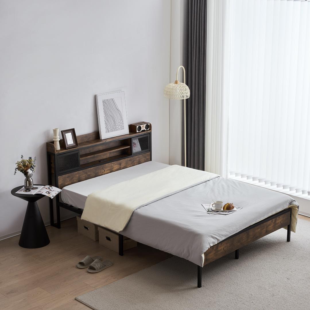 赤字大セール！SD・セミダブル　ベッドフレーム・コンセント付き　BROWN