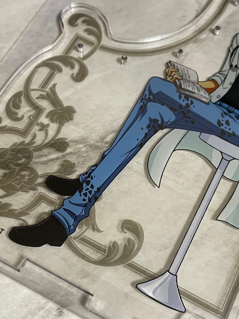 トラファルガー・ロー 白衣 医者 アクセサリースタンド アクリル