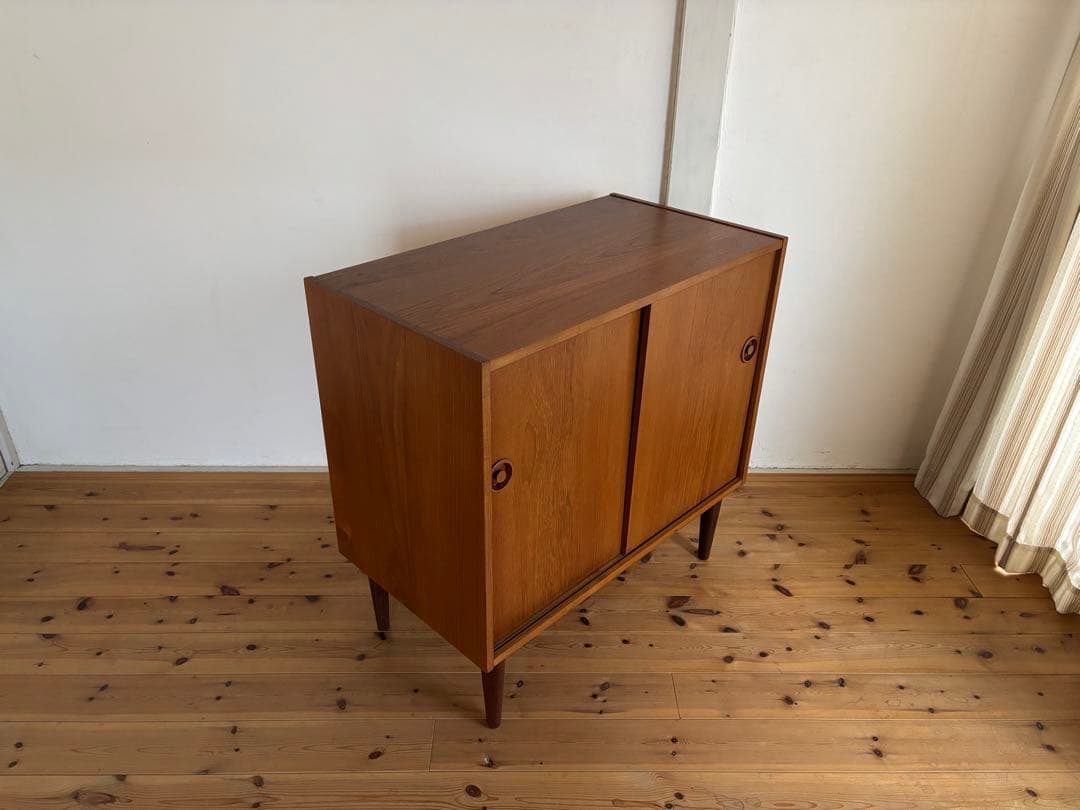 北欧ヴィンテージ　デンマーク　チークキャビネット