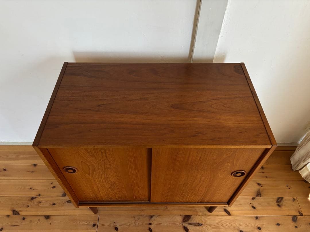 北欧ヴィンテージ　デンマーク　チークキャビネット