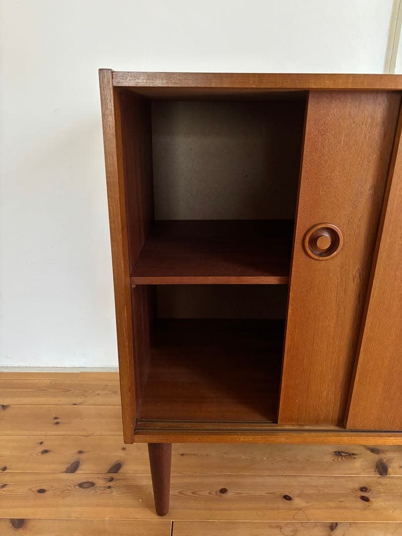 北欧ヴィンテージ　デンマーク　チークキャビネット