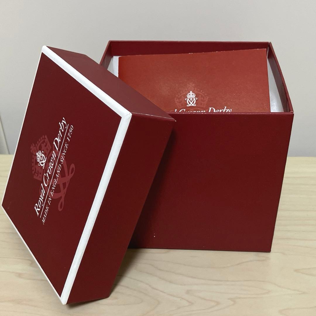 ロイヤルクラウンダービー うさぎ ペーパーウェイト ニューイヤーラビット