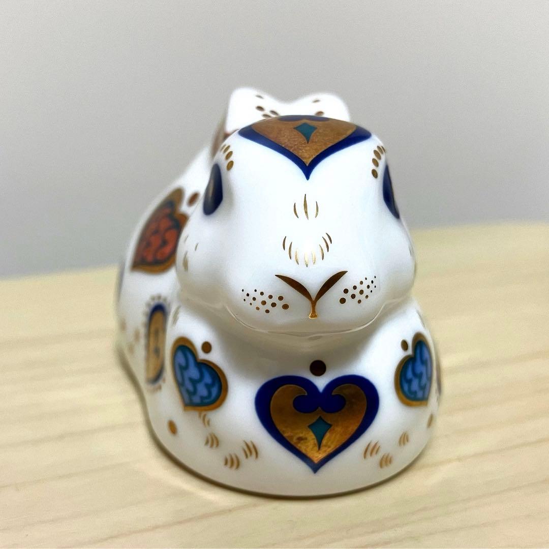 ロイヤルクラウンダービー うさぎ ペーパーウェイト ニューイヤーラビット