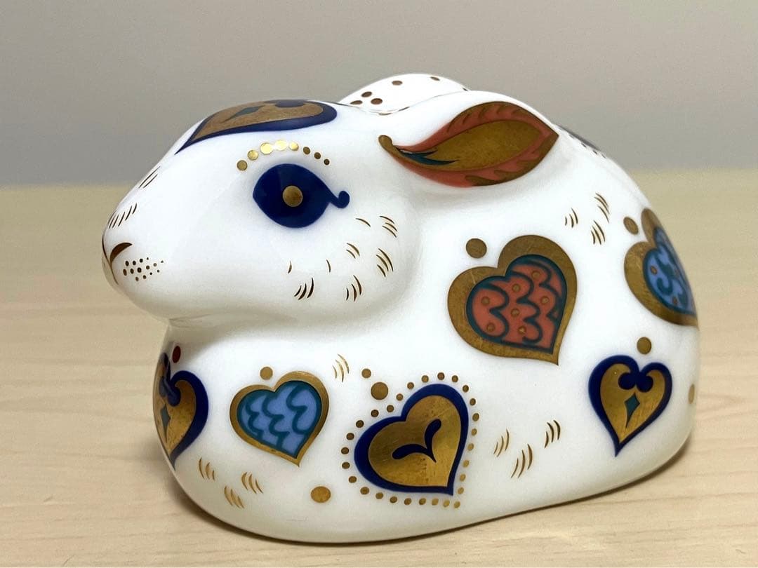 ロイヤルクラウンダービー うさぎ ペーパーウェイト ニューイヤーラビット