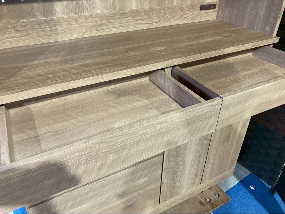 送料込み　木目調食器棚 キッチンボード 幅120 LOWYA(TPS4878）