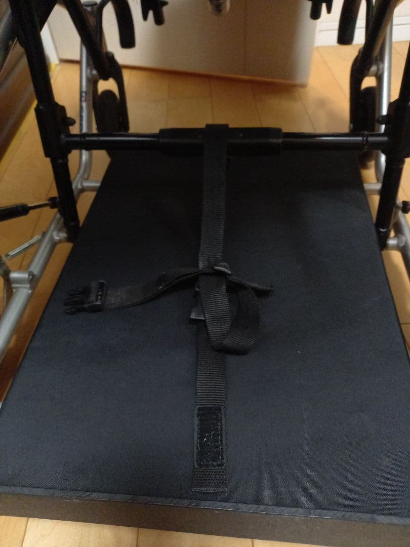 ピグレオティルト３　介助用バギー 黒と水色