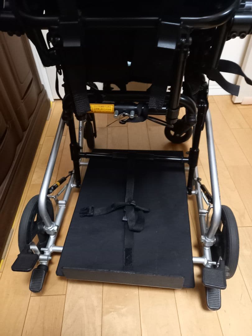 ピグレオティルト３　介助用バギー 黒と水色