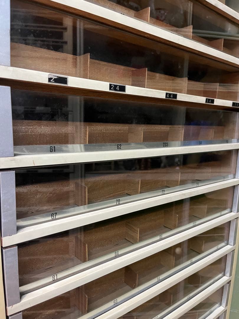 ミシン糸収納棚 ラック 昭和レトロ 当時物 インテリア ビンテージ 店舗さ什器