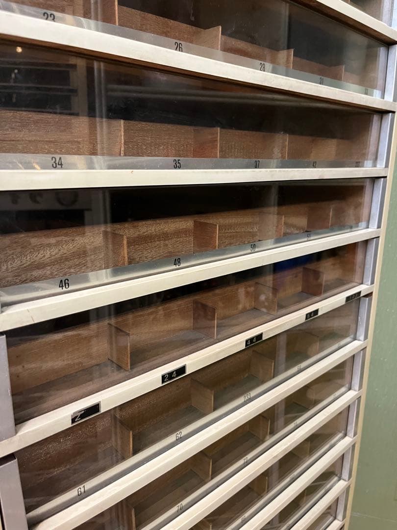 ミシン糸収納棚 ラック 昭和レトロ 当時物 インテリア ビンテージ 店舗さ什器