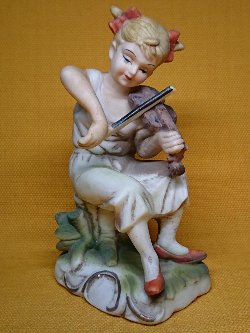 人形　バイオリン　陶器　オブジェ　置物　インテリア　工芸品　美術品　A2554