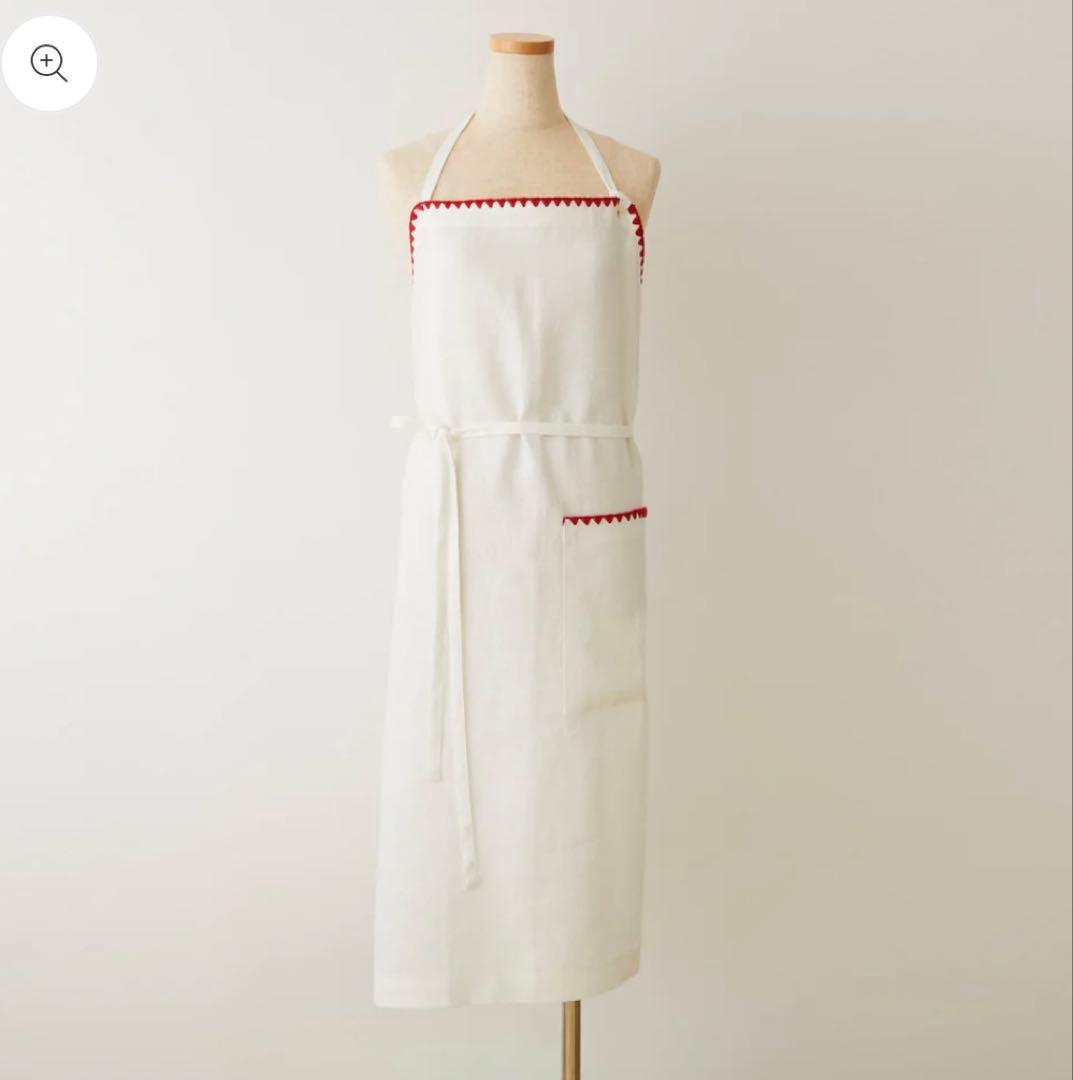 タキマキ　TKMK ホワイトエプロン 赤いトリミング