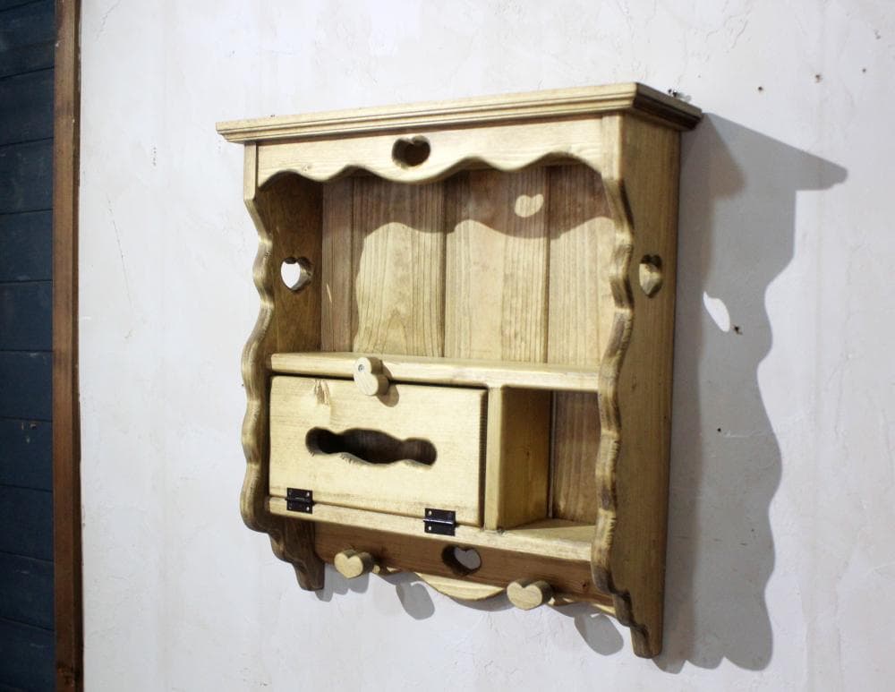 ハンドメイド　ハートのティッシュシェルフ