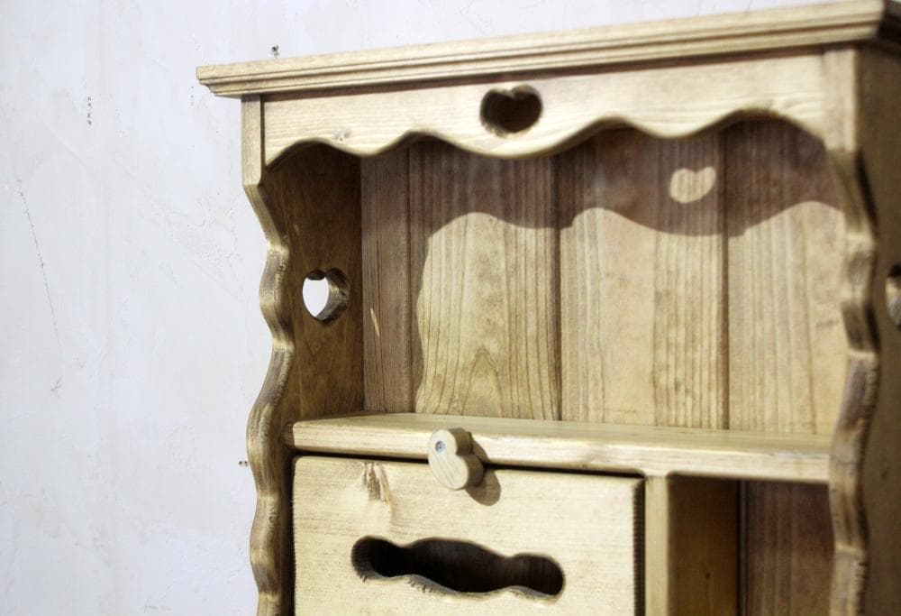 ハンドメイド　ハートのティッシュシェルフ