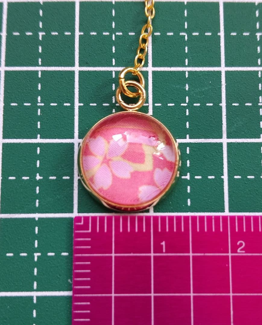 ゴールドピアス　花柄ピンク　キャッチk18