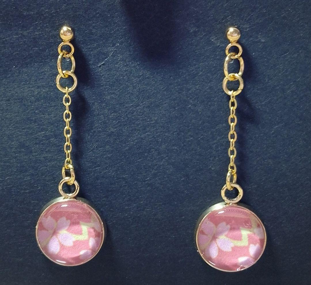 ゴールドピアス　花柄ピンク　キャッチk18