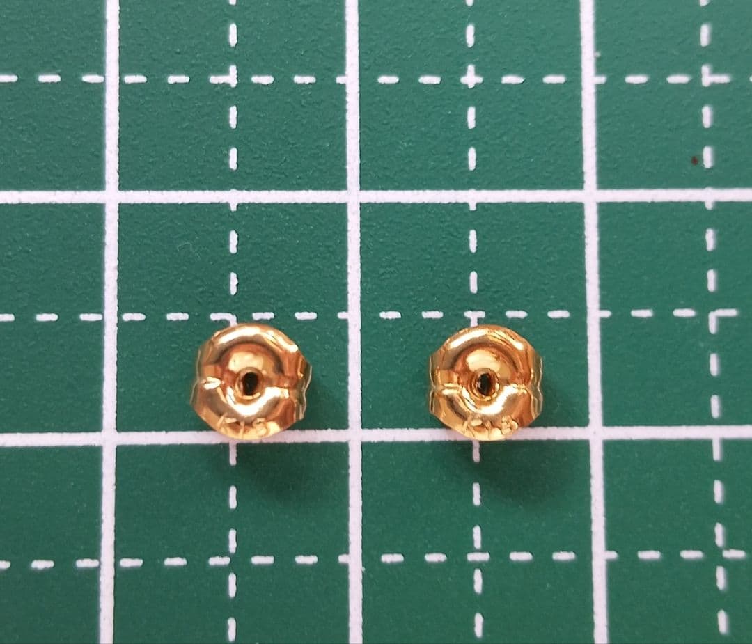 ゴールドピアス　花柄ピンク　キャッチk18