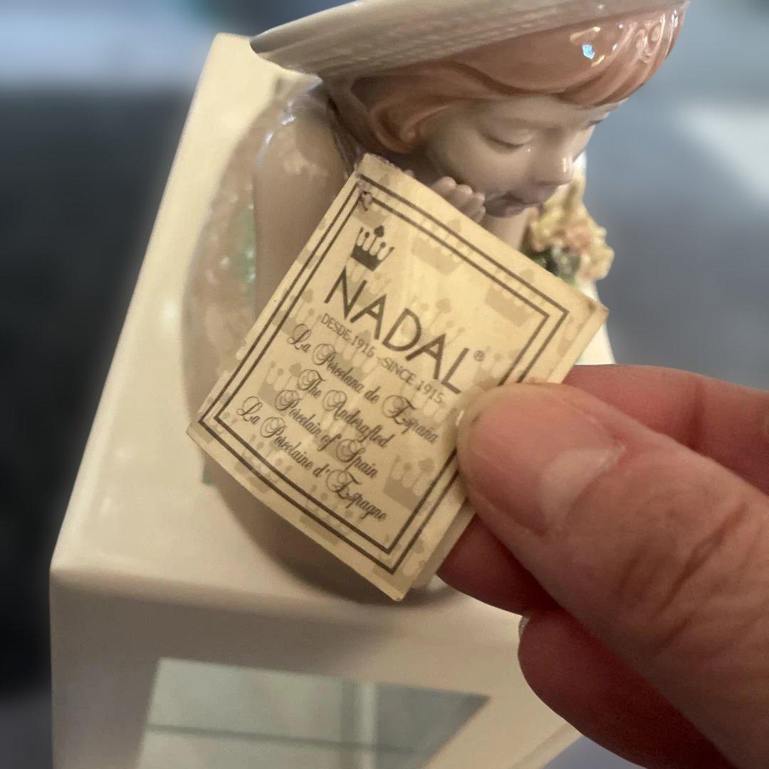 スペインのナダル社磁器製フィギュリン「少女とうさぎ」　リヤドロ姉妹ブランド