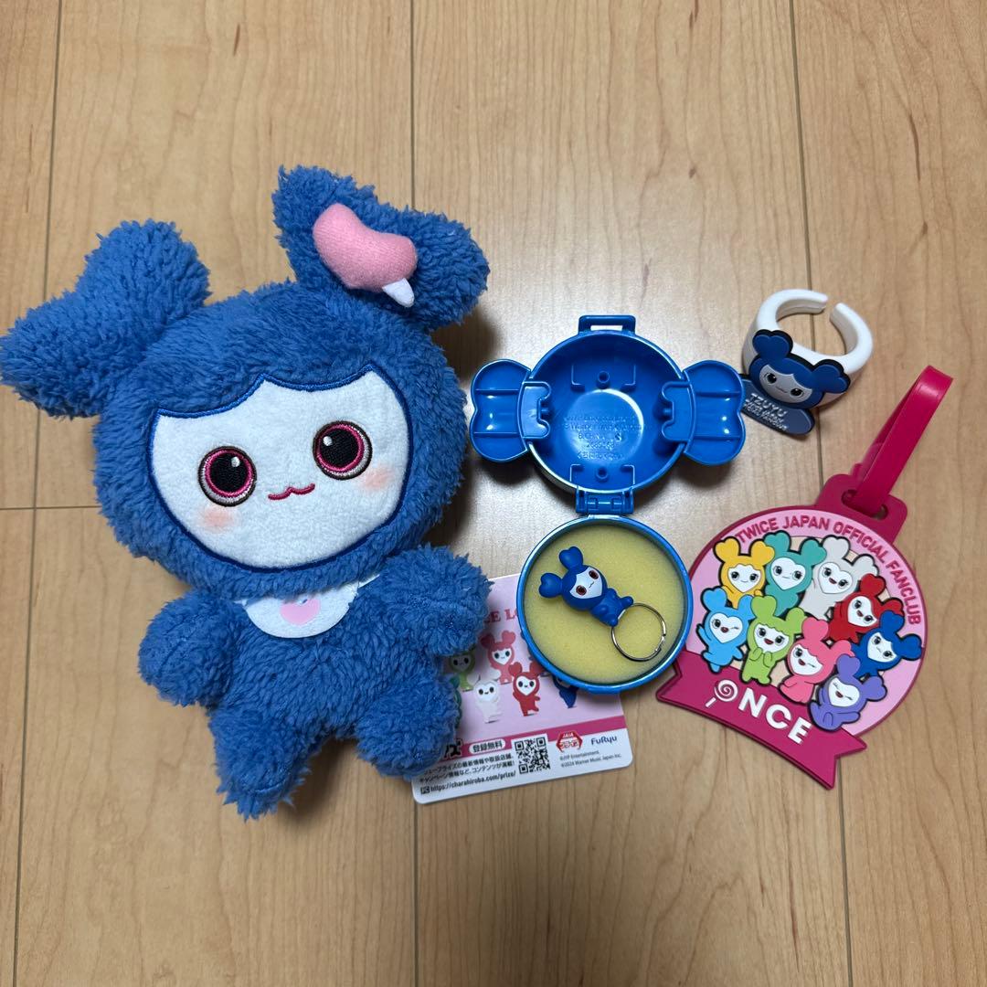 TWICE LOVELYS ふわもこおすわりぬいぐるみ ツブリー GIGO - メルカリ
