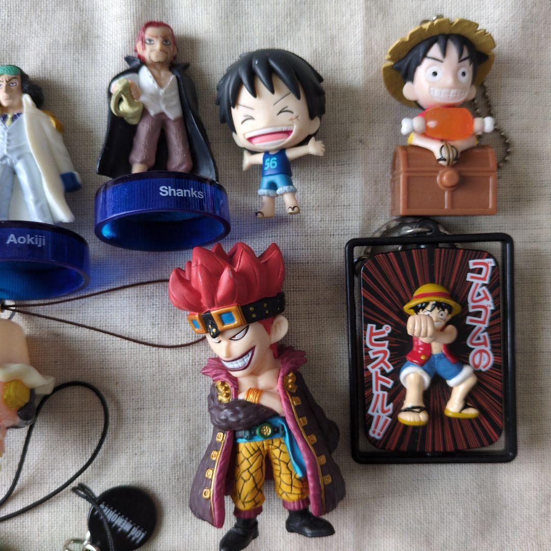 ワンピース フィギュア・キーホルダー28点セット - メルカリ