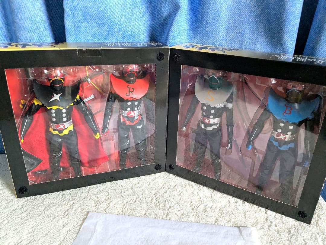 ハカイダー　4人集フィギュア　新品未開封 Amazon.co.jp: ハカイダー四人衆 キカイダー01 RAH220 REAL ACTION