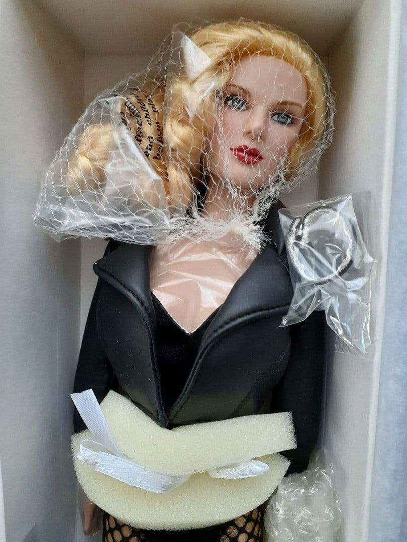 Tonner - DC Stars - BLACK CANARY 17インチ