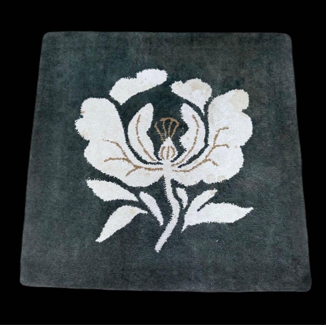 鍋島緞通 新鍋島 吉島敷物 座布団 牡丹B-1 利久ねずみ地 -352-