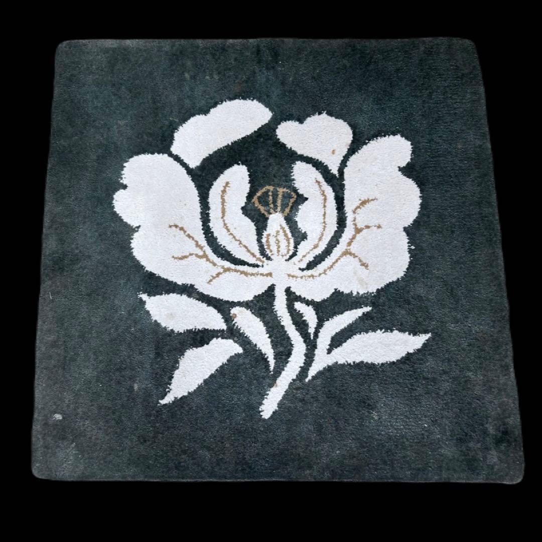 鍋島緞通 新鍋島 吉島敷物 座布団 牡丹B-1 利久ねずみ地 -352-