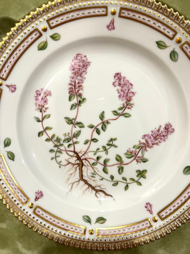 美品、未使用品》ロイヤルコペンハーゲン フローラダニカ 19センチ皿