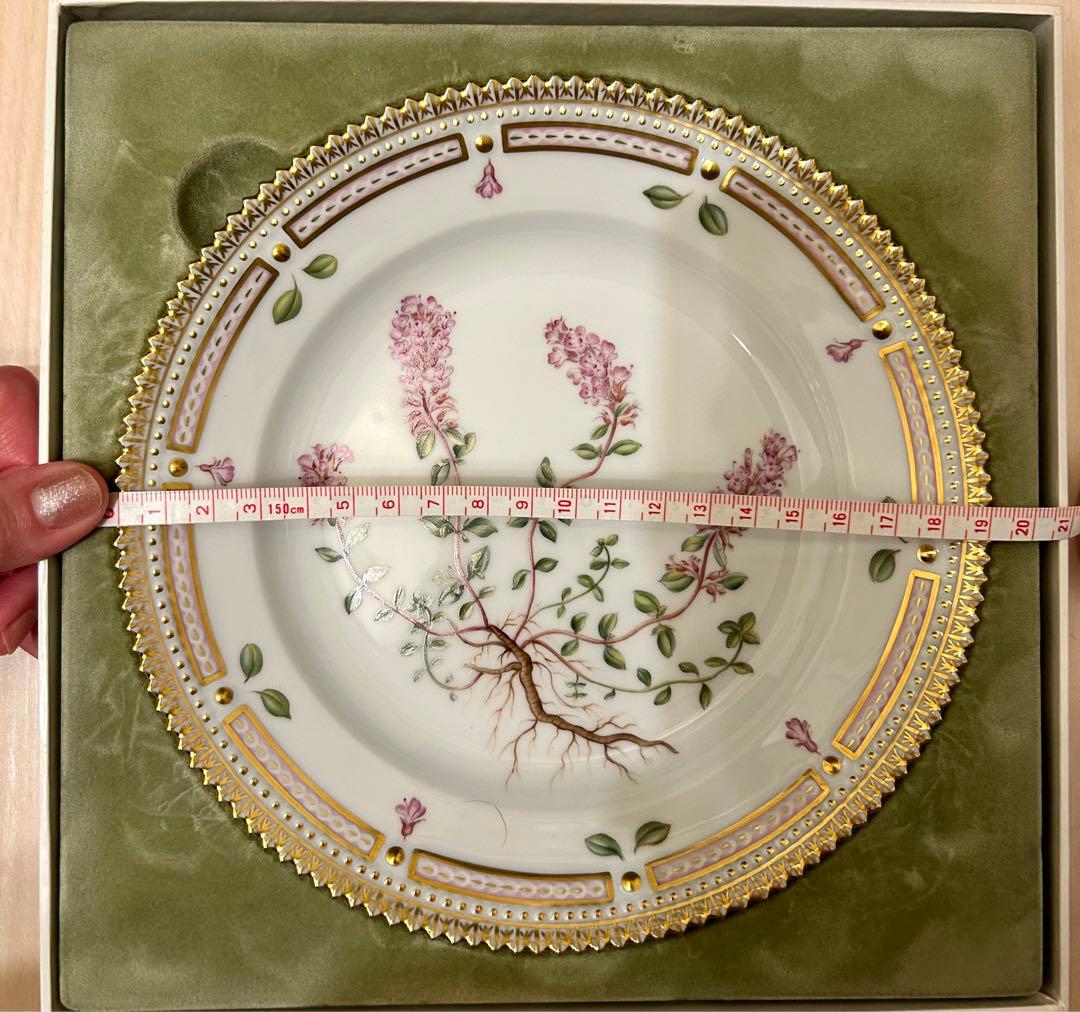 美品、未使用品》ロイヤルコペンハーゲン フローラダニカ 19センチ皿