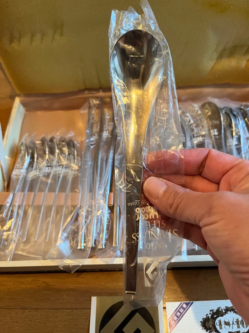 ラッキーウッド　カトラリーセット18-10ディナーセット20PC(5客用)