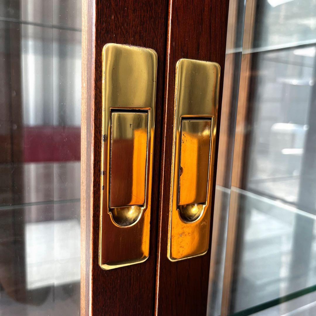 取付無料！カリモク ドマーニ モーガントン おしゃれアンティーク ガラス飾り棚✨