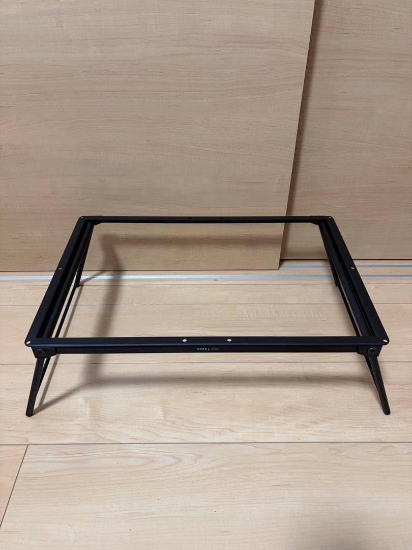 nodel design Black stand ①