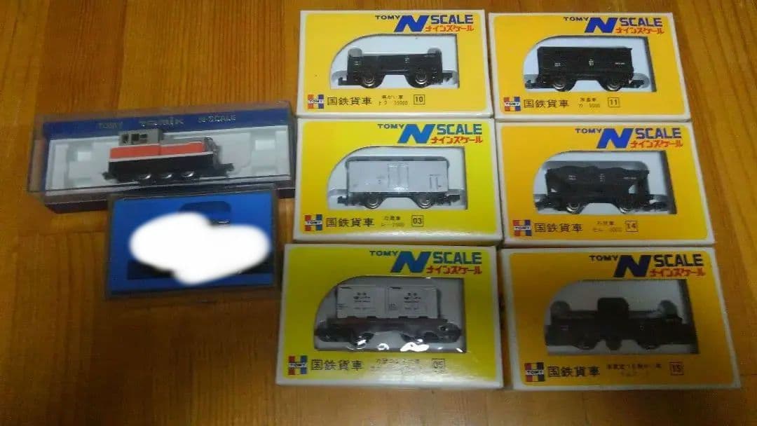 激レア✨ナインスケール✨Nゲージ✨ 動力車両+貨車６車両+バスのキット２台入り