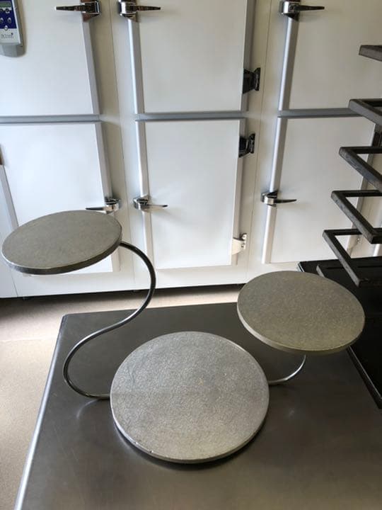 ケーキスタンド三段、スワン型