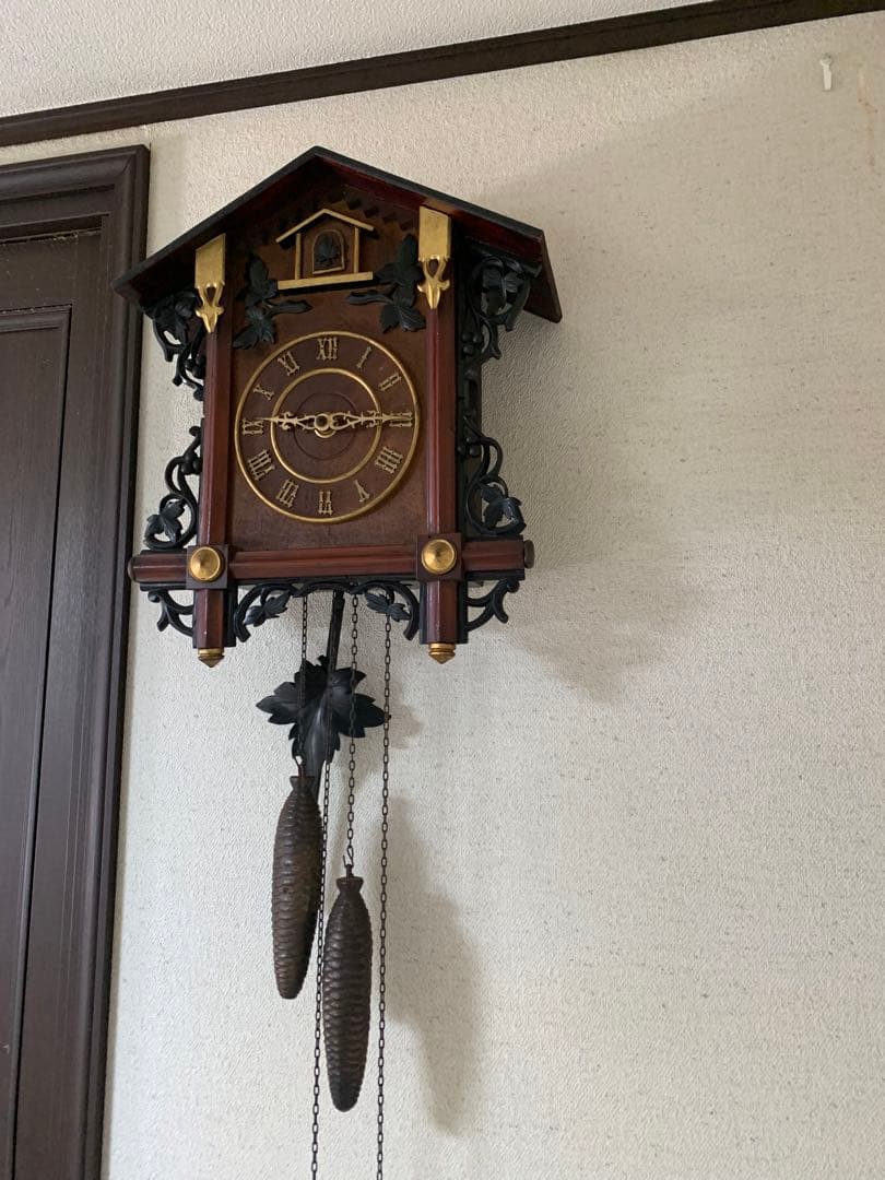 ドイツ　シュヴァルツヴァルト　鳩時計　黒い森　鳩時計