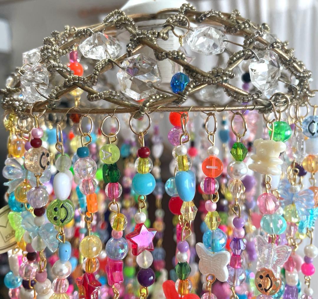 ミニシャンデリア　カラフルビーズ　天井照明　シーリングライト　ビーズ