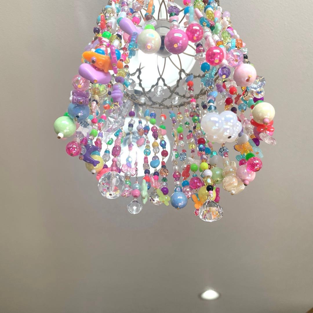 ミニシャンデリア　カラフルビーズ　天井照明　シーリングライト　ビーズ