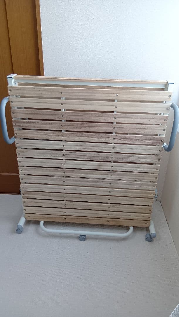 折りたたみベッド キャスター付き　ニトリ　シングル【中古】