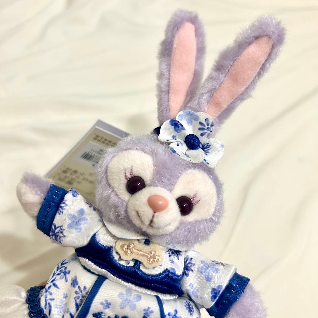 上海ディズニー限定 青花 ステラルー キーチェーン① - メルカリ