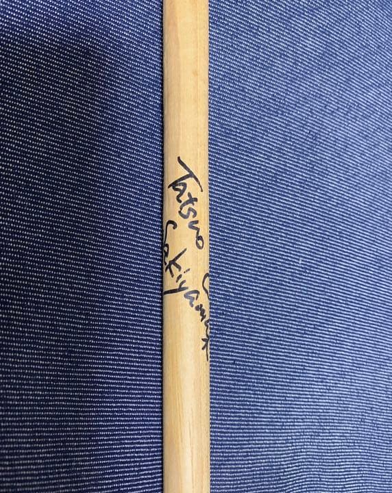 スピッツ SPITZ 崎山龍男 ドラム スティック サイン入り グッズ | Beli