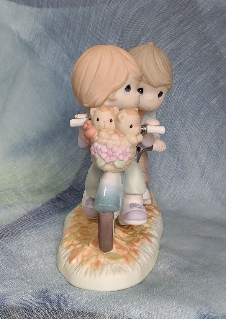 プレシャスモーメント 珍しいブルーアイ 生産数量限定作品 レア