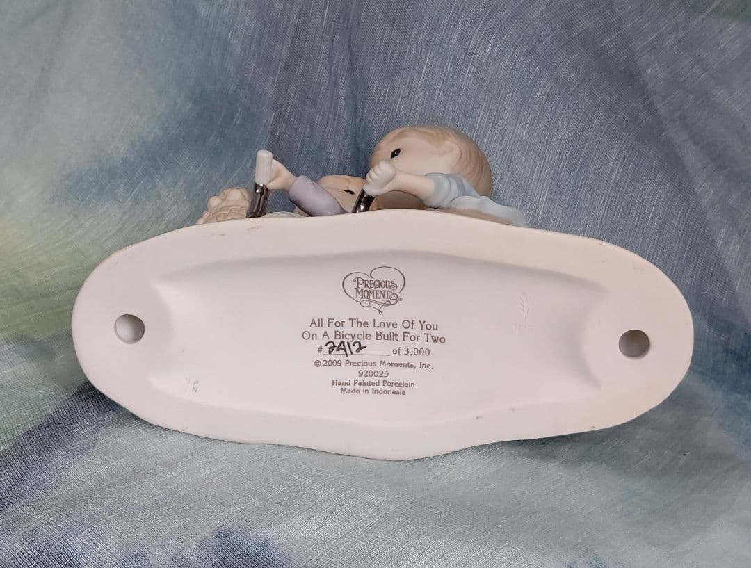 プレシャスモーメント 珍しいブルーアイ 生産数量限定作品 レア