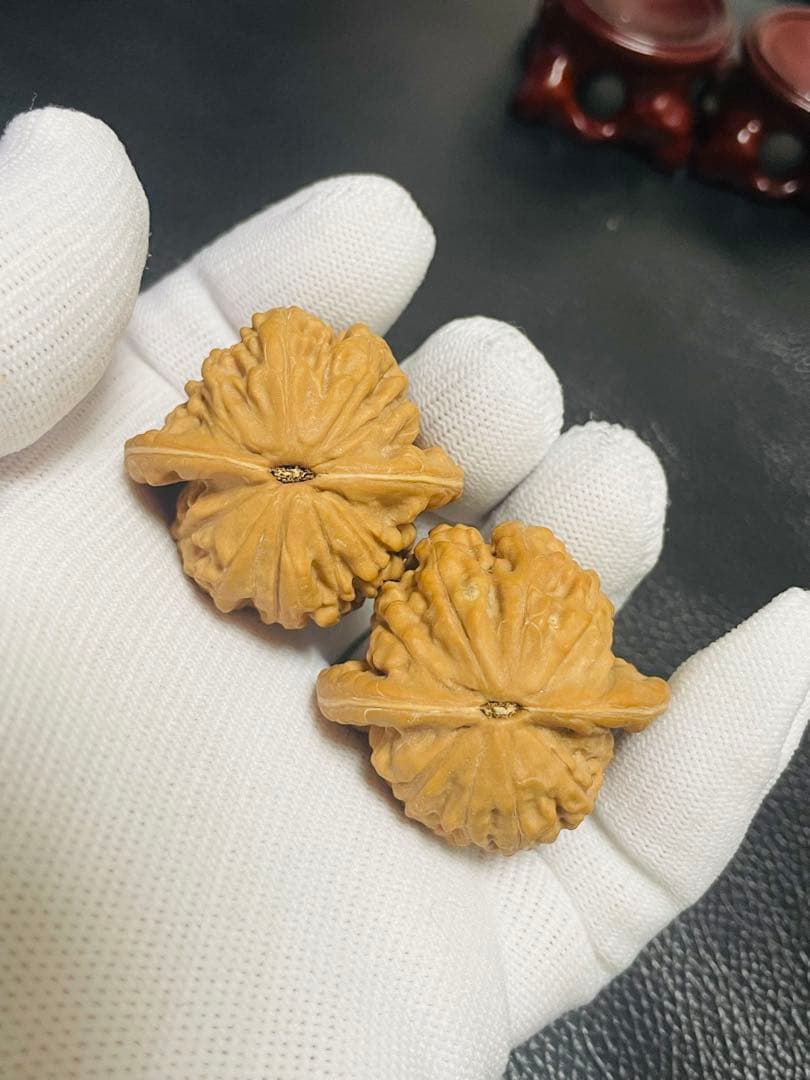 厚揚げ　No.409❤️遊ぶクルミ　文玩核桃 希少変高級種大红袍