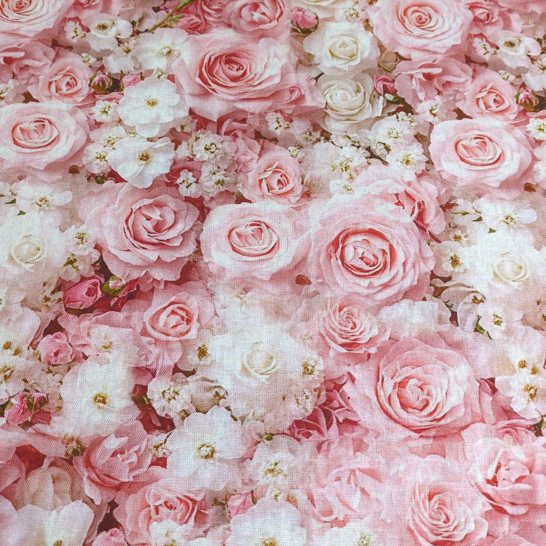 未使用 可愛い女の子パネル生地＆薔薇柄生地です。 - メルカリ