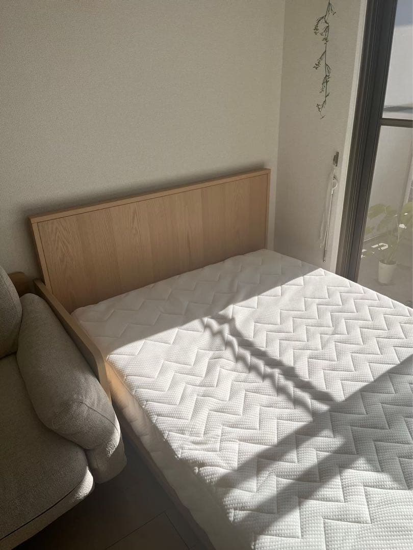 送料込み！【MASTEREAL】ベッドフレーム(セミダブル)高級家具