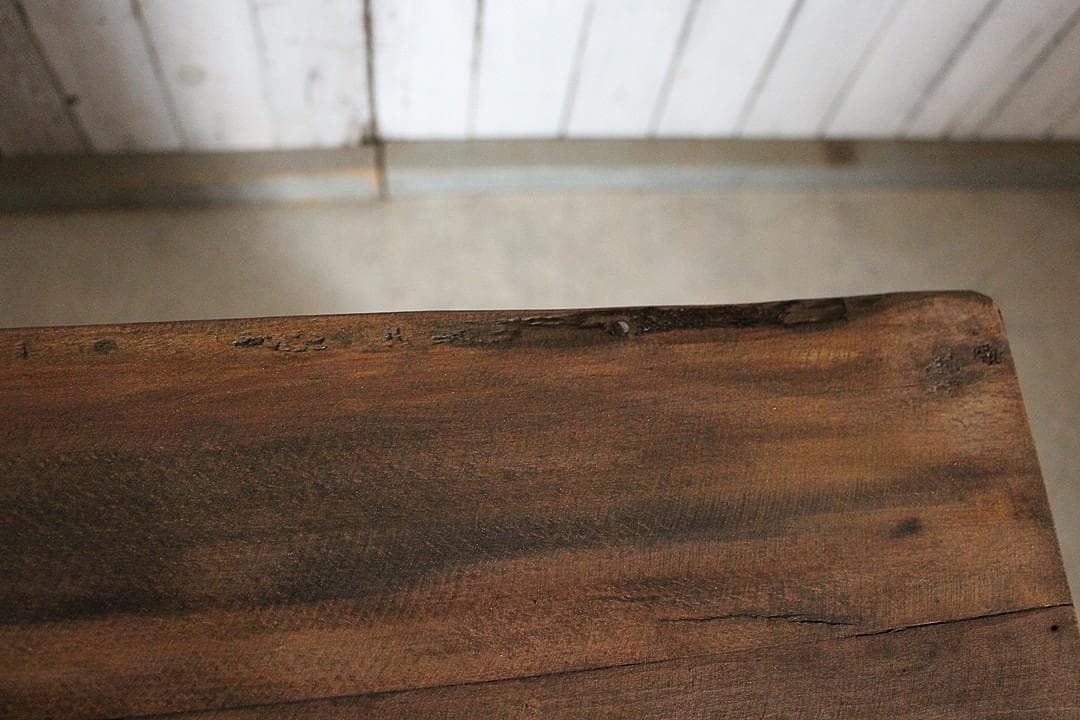 古い小ぶりなモールガラス戸棚×木製引き出し