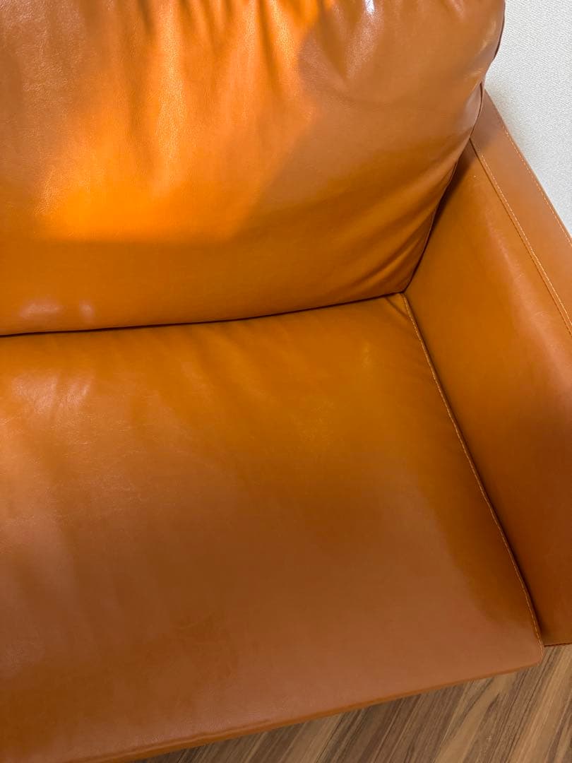 【美品】エアリゾーム 2人掛けソファ LAURU キャメル 完成品